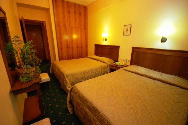 Hotel Elvetia Karpenísion Quarto foto